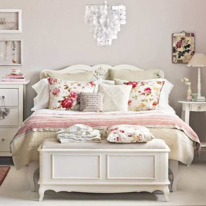 Decorating A Bedroom With Vintage Pictures Pin By Melodyhogge On Home ...
